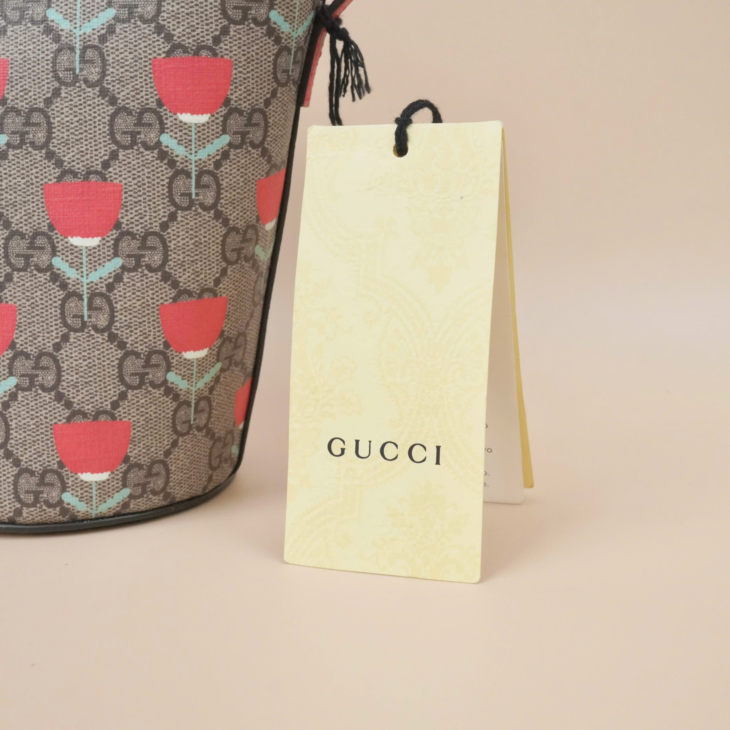 https://chatluxy.vn/storage/photos/1/01->10 - 4/gucci/z7579435256776_5eb96dbde71f61ea007046a1eb7ccf7b.jpg